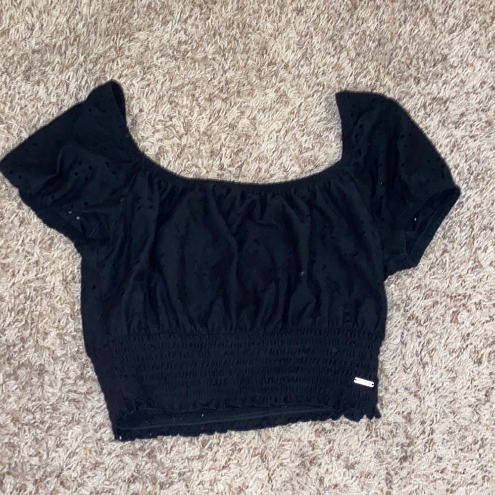 holister, cap sleeve eyelid black crop top